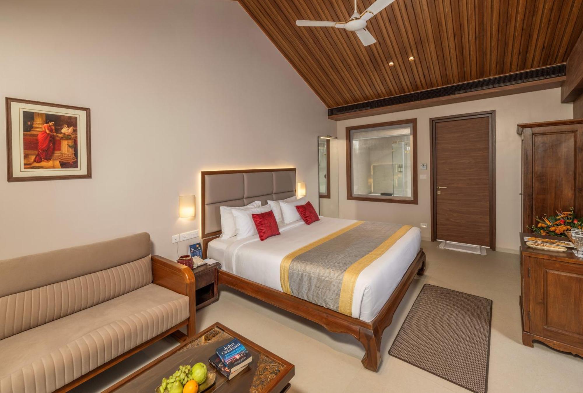 Uday Suites - The Airport Hotel Thiruvananthapuram Luaran gambar