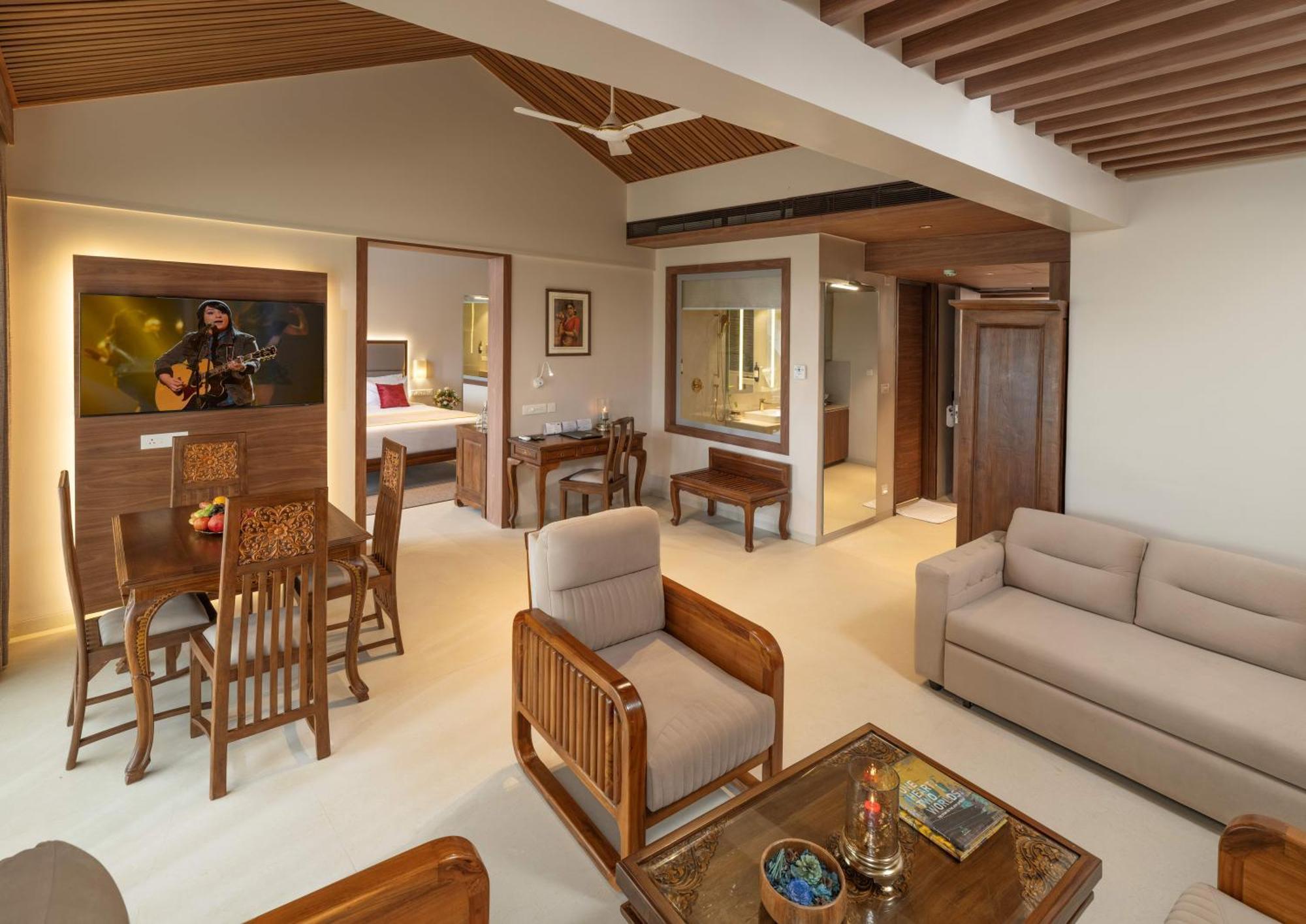 Uday Suites - The Airport Hotel Thiruvananthapuram Luaran gambar