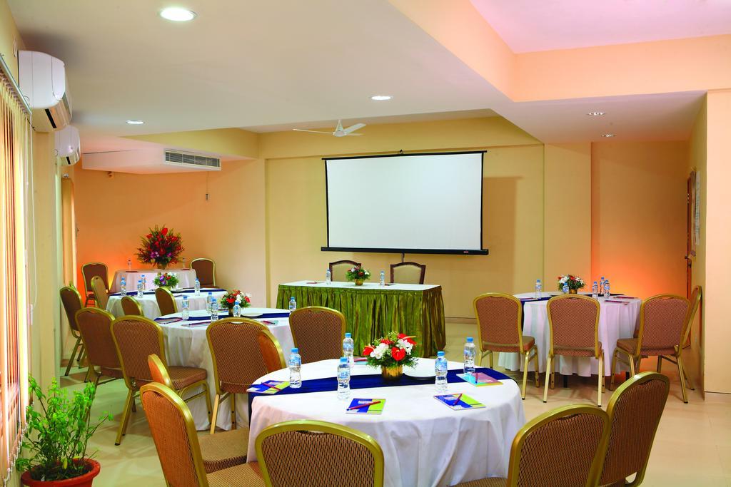 Uday Suites - The Airport Hotel Thiruvananthapuram Luaran gambar