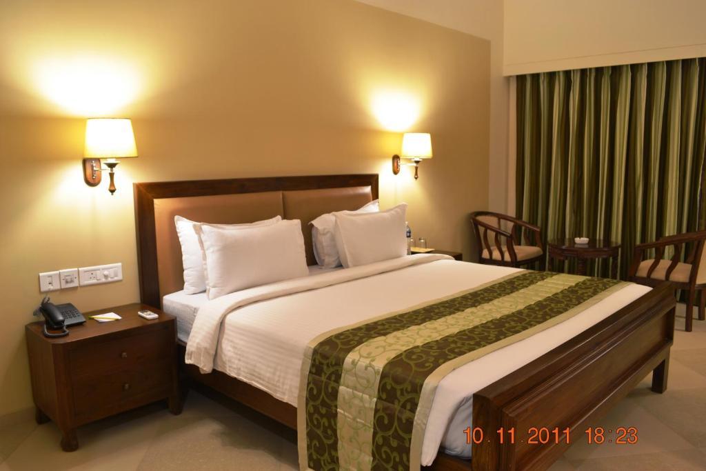 Uday Suites - The Airport Hotel Thiruvananthapuram Bilik gambar