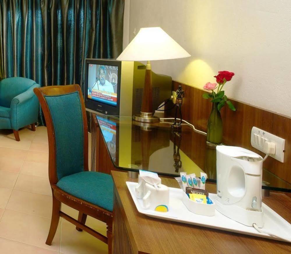 Uday Suites - The Airport Hotel Thiruvananthapuram Luaran gambar