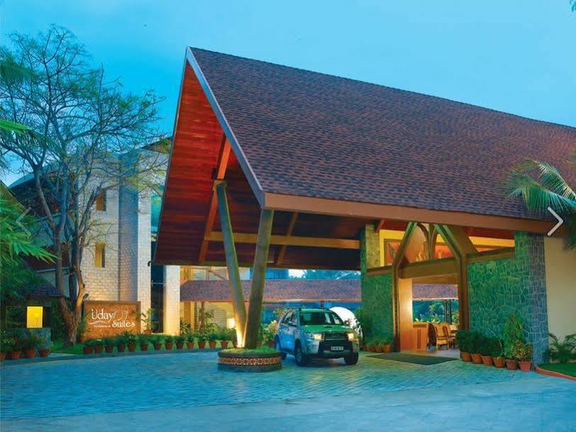 Uday Suites - The Airport Hotel Thiruvananthapuram Luaran gambar