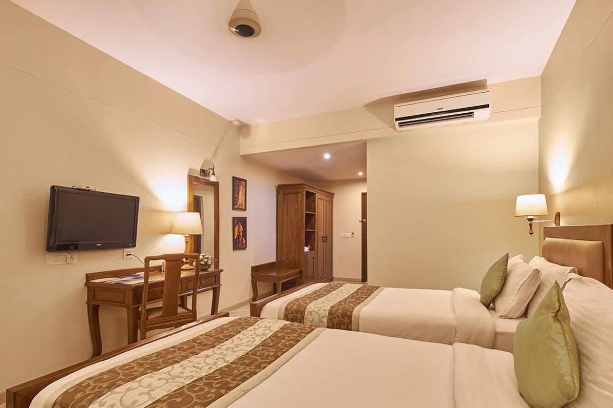 Uday Suites - The Airport Hotel Thiruvananthapuram Luaran gambar