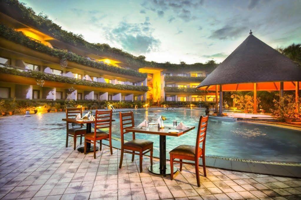 Uday Suites - The Airport Hotel Thiruvananthapuram Luaran gambar